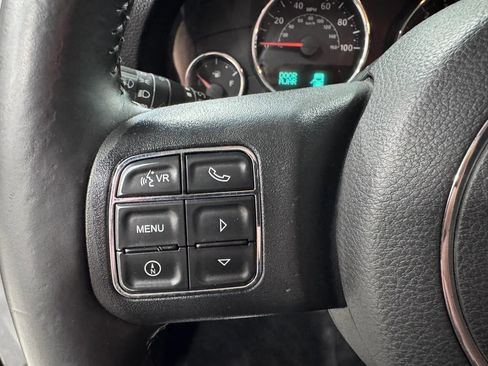 Used 2015 Jeep Wrangler Unlimited Sahara w/ Dual Top Group AWD/4WD image 24
