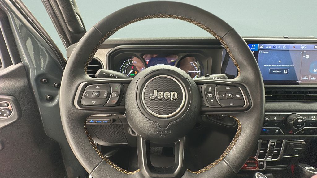 Used 2024 Jeep Wrangler Unlimited AWD/4WD image 15