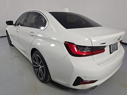 Used 2021 BMW 330i xDrive Sedan w/ Convenience Package image 8