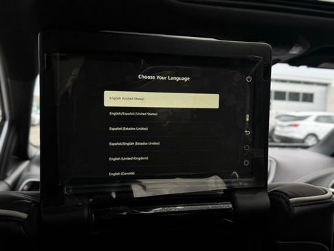 New 2026 Chrysler Pacifica Limited w/ Uconnect Theater Family Group image 24