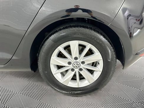 Used 2015 Volkswagen Golf S FWD image 12