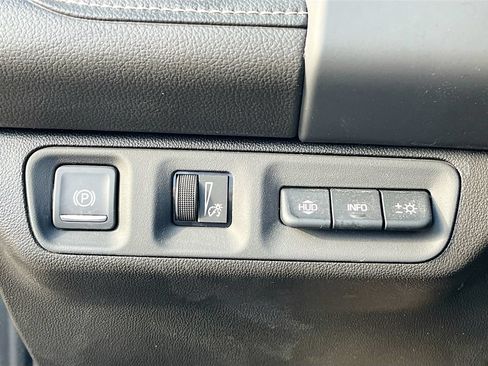 Used 2023 GMC Acadia Denali w/ Denali Technology Package AWD/4WD image 10