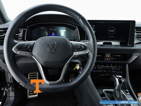 Used 2025 Volkswagen Jetta Sport FWD image 20