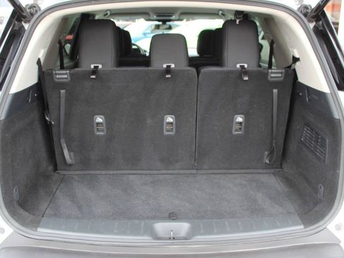 Used 2025 Nissan Pathfinder SV FWD image 14