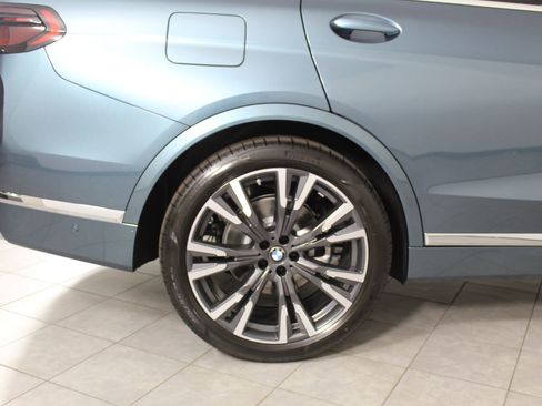 New 2026 BMW X7 xDrive40i w/ Premium Package image 10