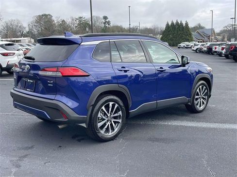 Used 2024 Toyota Corolla Cross XLE image 6