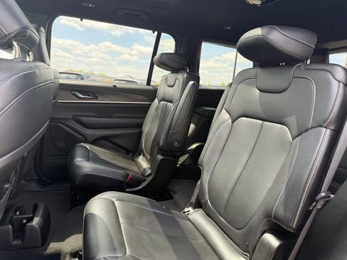 Used 2024 Jeep Grand Cherokee L Limited w/ Luxury Tech Group II AWD/4WD image 25