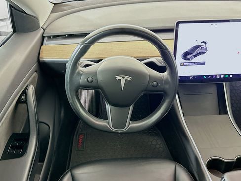 Used 2019 Tesla Model 3 Standard Range RWD image 16