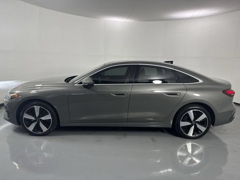 Used 2025 Audi A5 2.0T Premium Plus w/ Premium Plus AWD/4WD image 2
