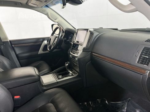 Used 2018 Toyota Land Cruiser w/ Carpet Mat Package AWD/4WD image 32