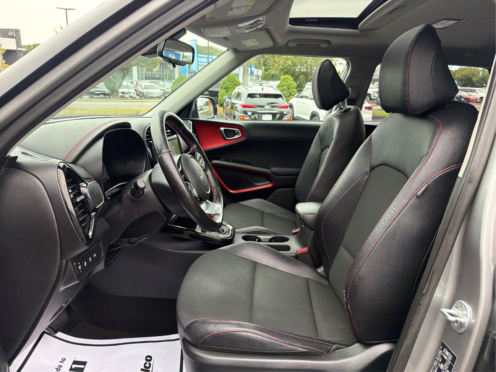 Used 2023 Kia Soul GT-Line w/ GT-Line Technology Package FWD image 9