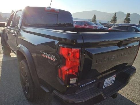 Used 2023 Chevrolet Colorado Trail Boss w/ Technology Package AWD/4WD image 4