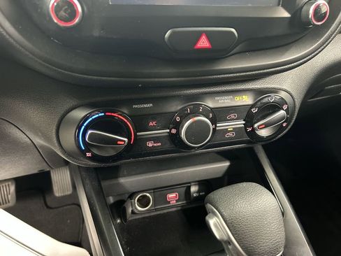 Used 2020 Kia Soul LX image 16