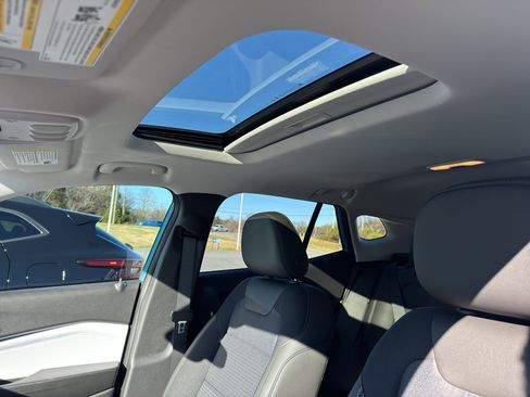 New 2026 Chevrolet Trax LT w/ Sunroof Package image 17