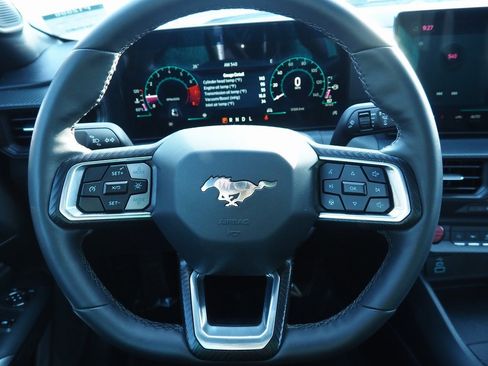 Used 2024 Ford Mustang Coupe image 17