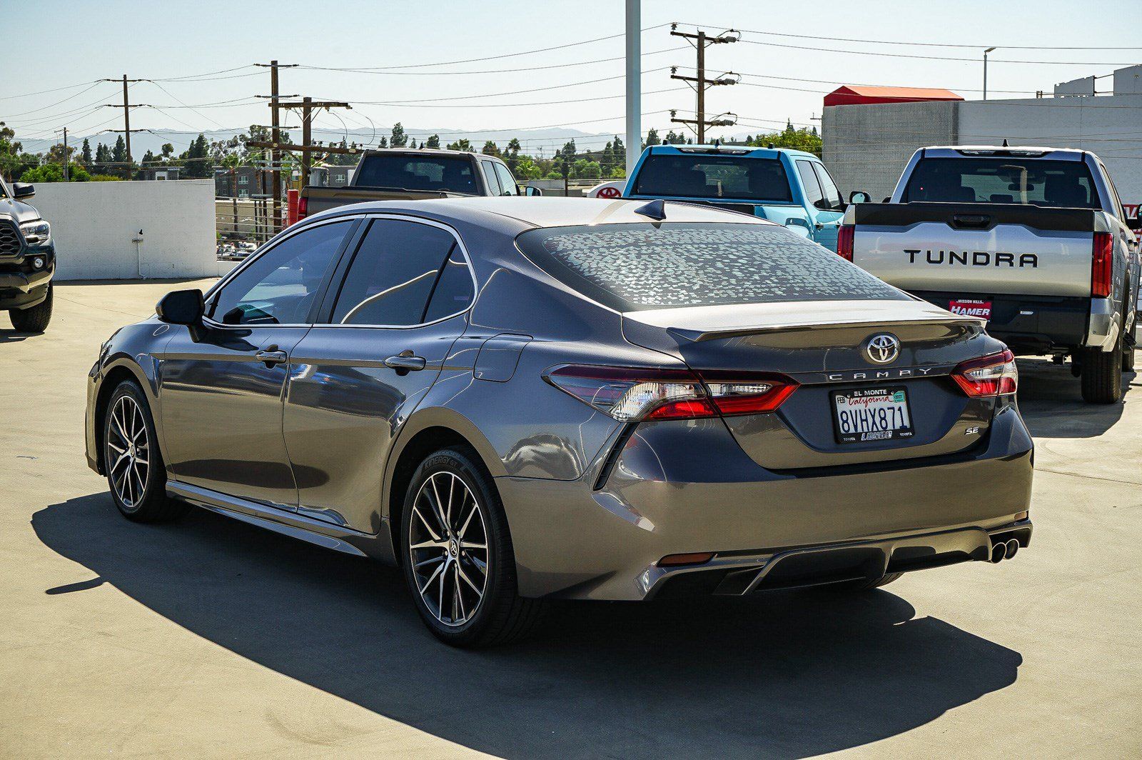 Used 2021 Toyota Camry SE w/ Carpet Mat Package (TMS) FWD image 5