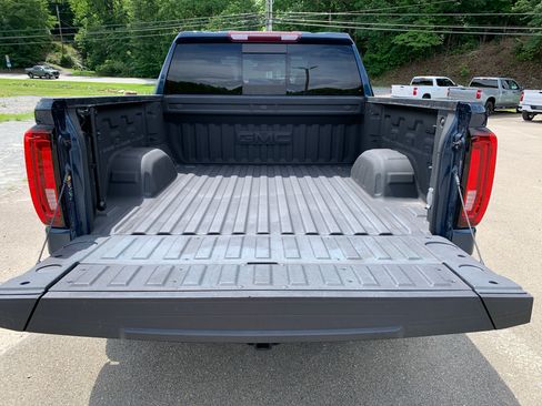 Used 2022 GMC Sierra 1500 SLT w/ SLT Premium Plus Package AWD/4WD image 47