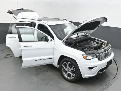 Used 2020 Jeep Grand Cherokee Overland AWD/4WD image 33