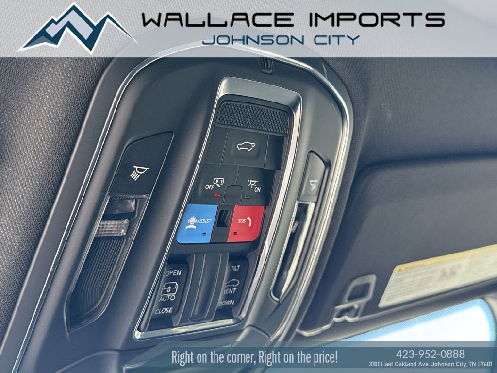 Used 2025 Jeep Grand Cherokee Laredo X w/ Luxury Tech Group I AWD/4WD image 16