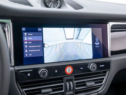 Certified 2025 Porsche Macan image 25