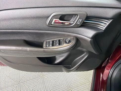 Used 2015 Chevrolet Malibu LT w/ Power Convenience Package FWD image 9