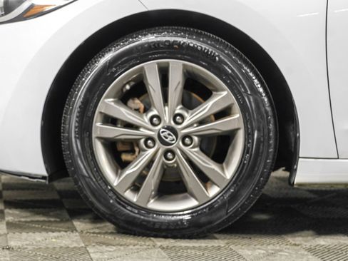 Used 2017 Hyundai Elantra SE image 20