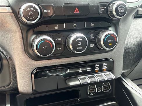 Used 2022 RAM 1500 Big Horn AWD/4WD image 14
