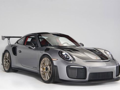 Used 2018 Porsche 911 GT2 RS image 2