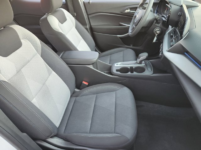 Used 2026 Chevrolet Trax LS FWD image 12