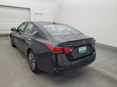 Used 2023 Nissan Altima 2.5 SV image 5