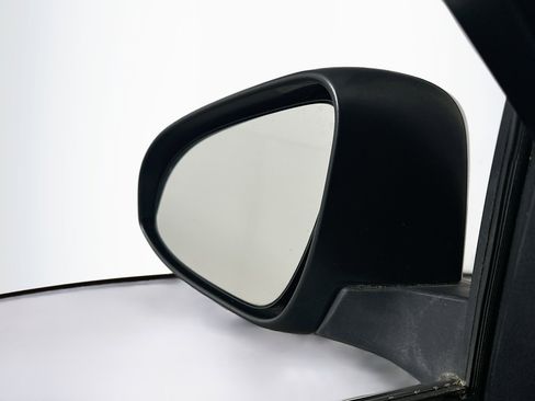 Used 2015 Toyota Camry SE image 16