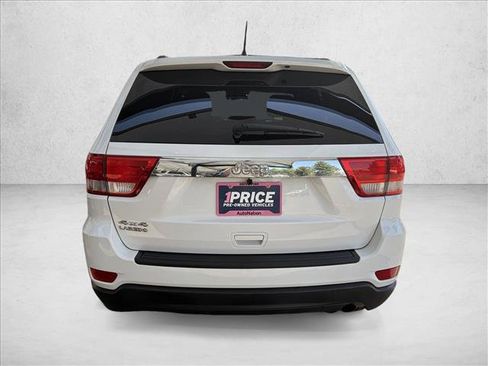 Used 2013 Jeep Grand Cherokee Laredo w/ Laredo E Group AWD/4WD image 3