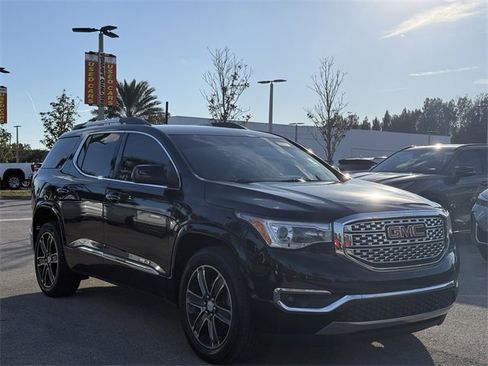 Used 2019 GMC Acadia Denali image 4