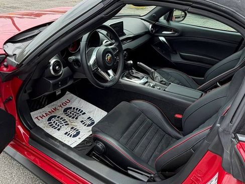 Used 2019 FIAT 124 Spider Abarth w/ Convenience Group RWD image 5