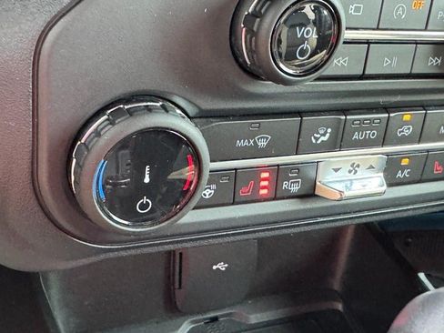 Used 2022 Ford Bronco Wildtrak AWD/4WD image 19