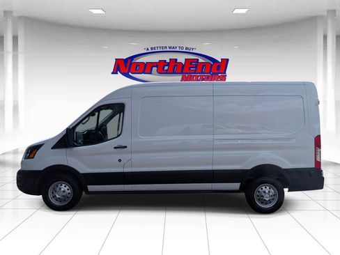 Used 2024 Ford Transit 250 148 Medium Roof Extended AWD image 4