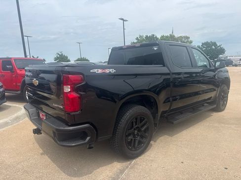 Used 2025 Chevrolet Silverado 1500 Custom AWD/4WD image 3