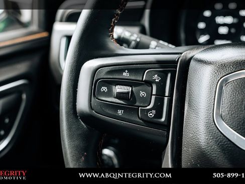 Used 2024 GMC Yukon XL AT4 AWD/4WD image 29