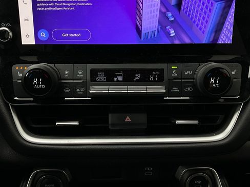 Used 2025 Toyota Grand Highlander FWD image 30