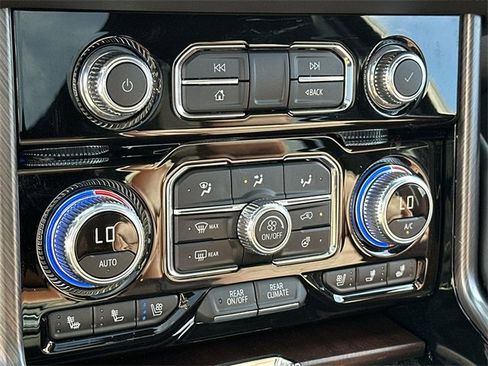 Used 2024 GMC Yukon Denali Ultimate image 39