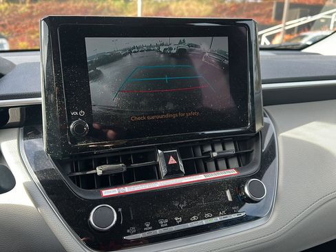 Used 2024 Toyota Corolla Cross L image 9