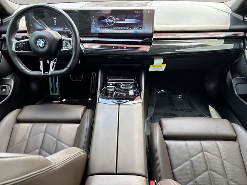 Used 2024 BMW 540i xDrive w/ M Sport Package AWD/4WD image 13