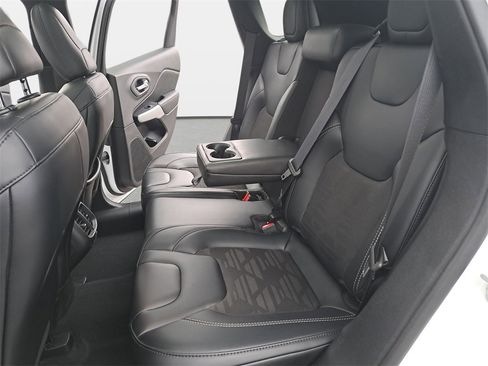 Certified 2022 Jeep Cherokee Latitude w/ Sun & Sound Group image 14