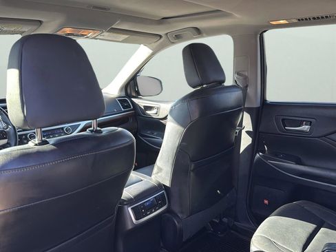 Used 2015 Toyota Highlander Limited image 29