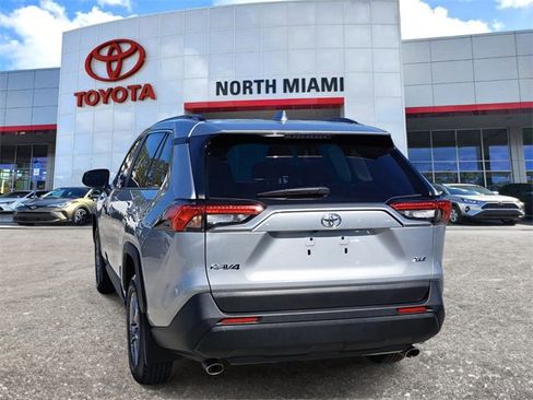 Used 2025 Toyota RAV4 XLE image 3