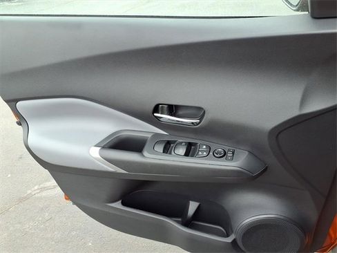 Used 2024 Nissan Kicks SR w/ SR Premium Package image 17