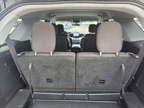 Used 2020 Ford Explorer XLT RWD image 10