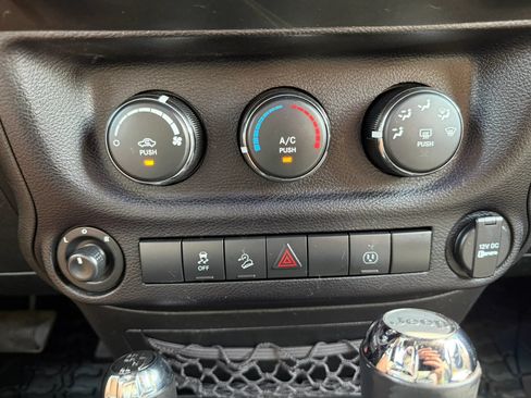 Used 2017 Jeep Wrangler Sport AWD/4WD image 24
