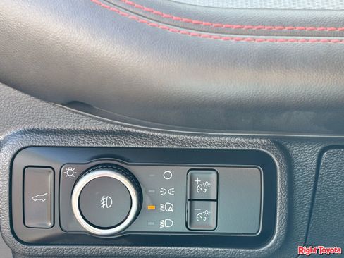 Used 2025 Ford Explorer ST w/ Sun And Sound Package AWD/4WD image 27