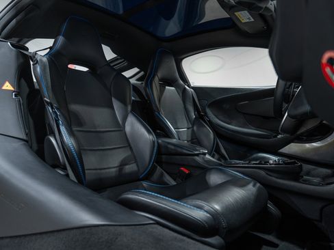 Used 2021 McLaren GT image 30